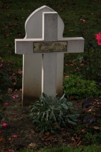 Bethune Town Cemetery - Dassonville, V